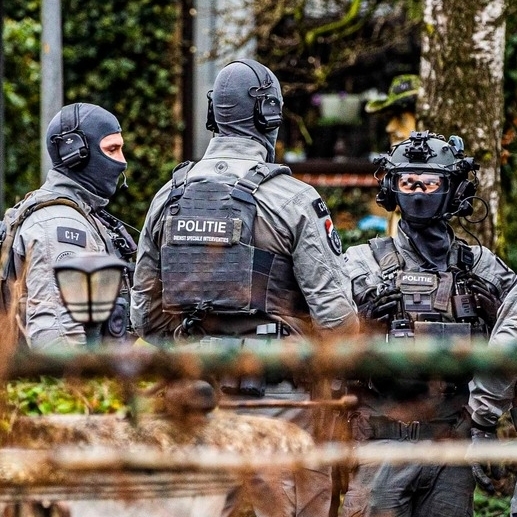 VIDEO: Rechts-extremistische man aangehouden met 3D geprinte semiautomatische vuurwapen