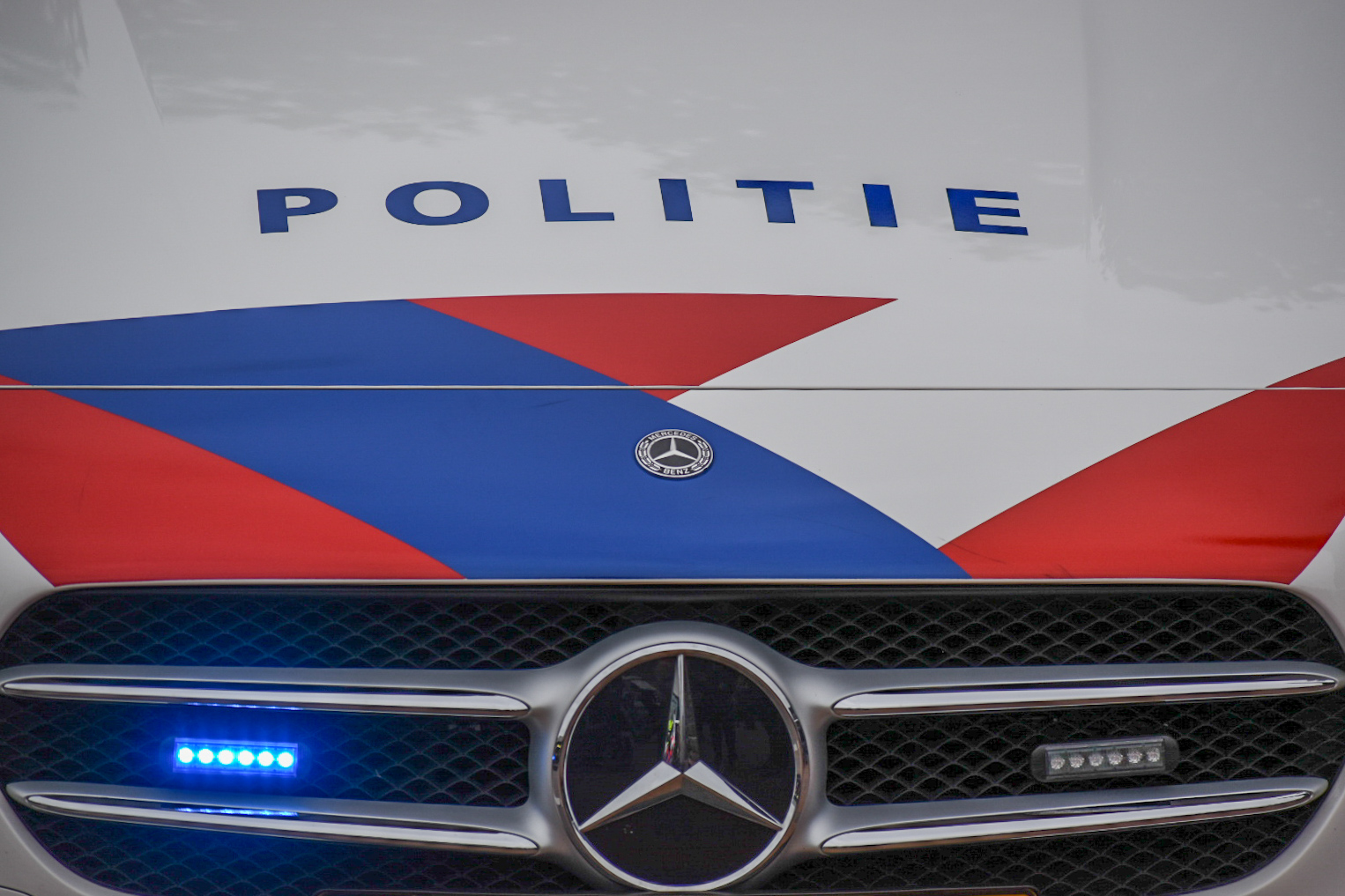 Vrouw aangehouden die dronken achter het stuur zat