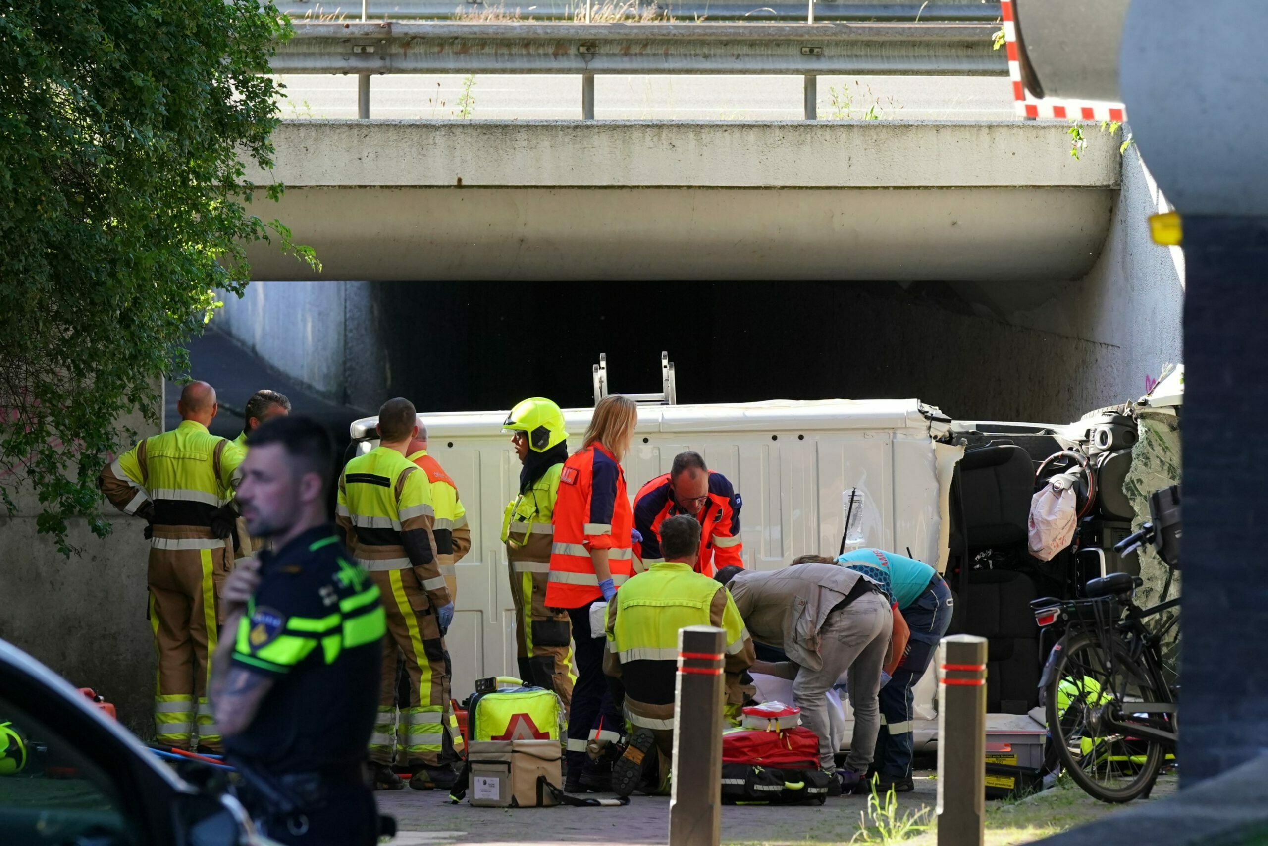 Bizar: Ongeval A326 Wijchen eindigt in fietstunnel