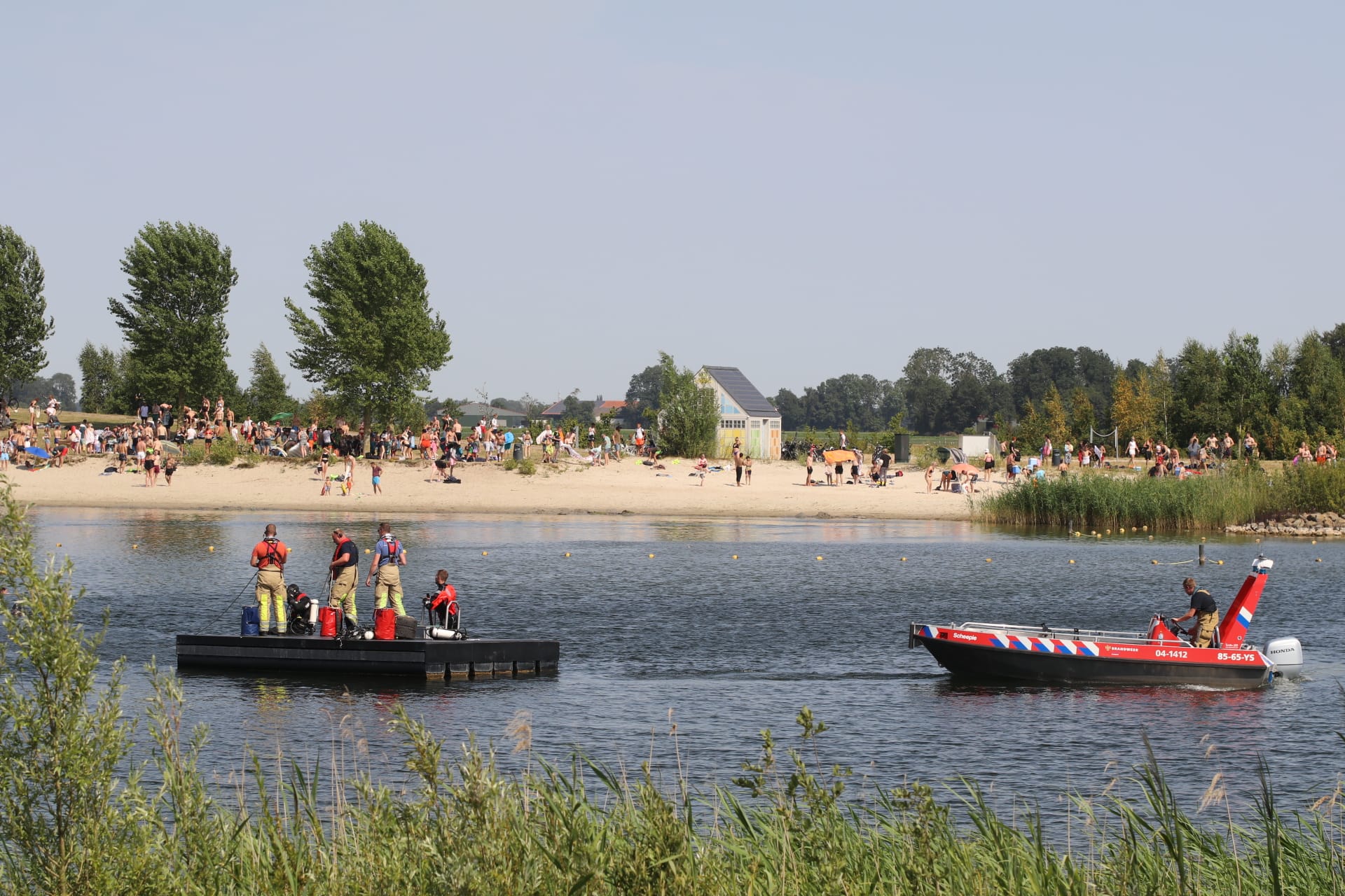 Persoon verdronken in waterplas: hulpdiensten massaal ter plekke