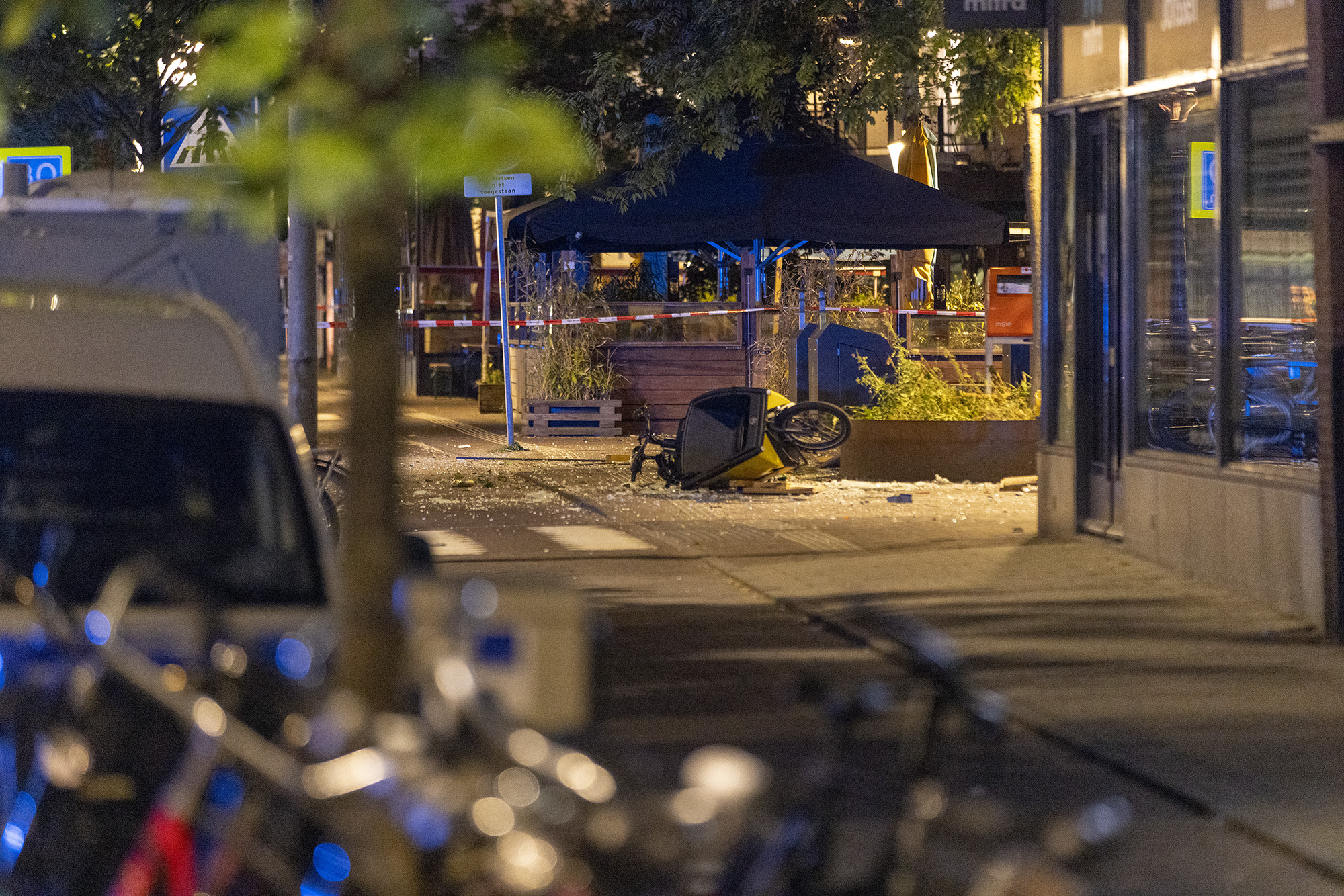 Plofkraak op geldautomaat Primera Beukenplein Amsterdam - 112 Nederland