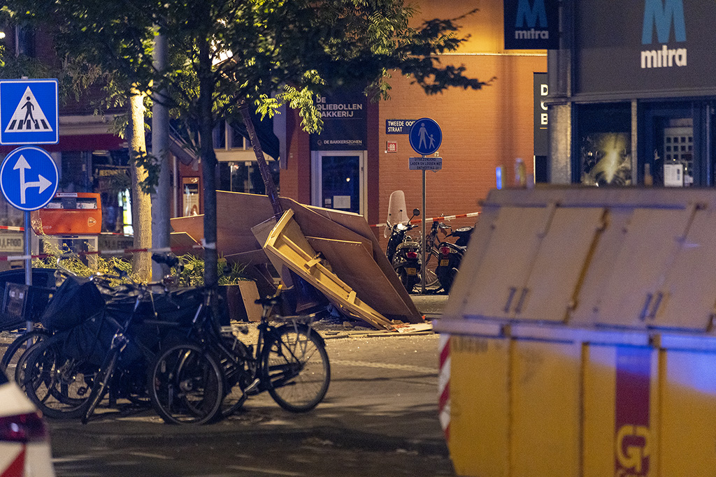 Plofkraak op geldautomaat Primera Beukenplein Amsterdam - 112 Nederland