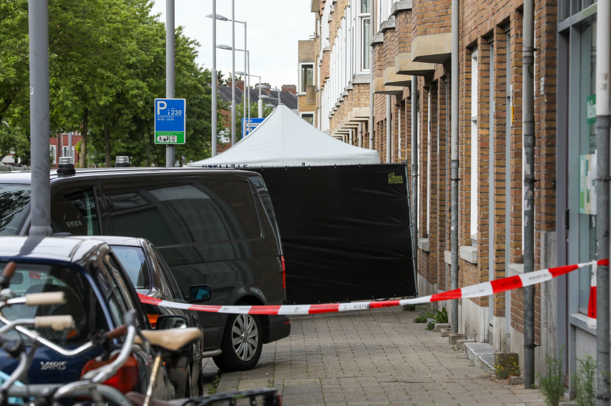 Man (50) Aangehouden Op Verdenking Van Moord Van 47-jarige Rotterdamse ...