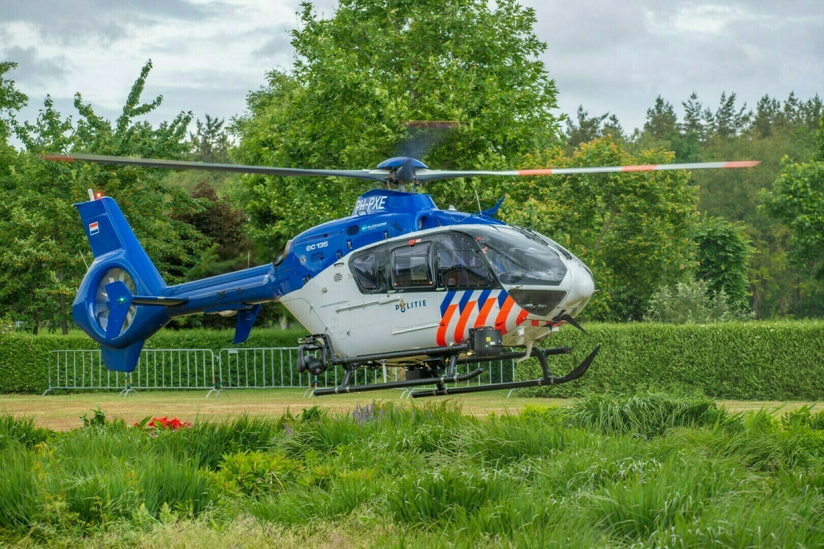 Man (34) Vermist Na Festival, Politie Zoekt Met Sonarboot En Helikopter ...