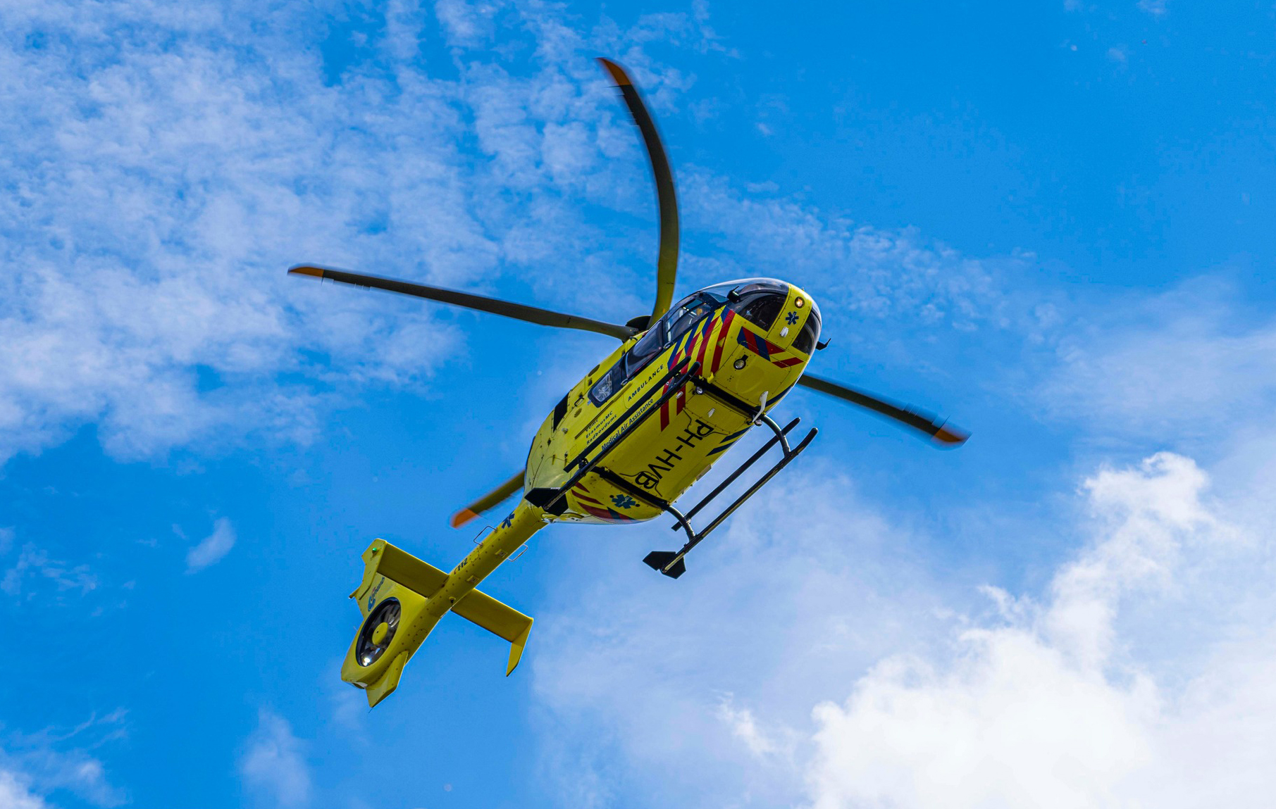 71-jarige man gereanimeerd na botsing tegen bakwagen