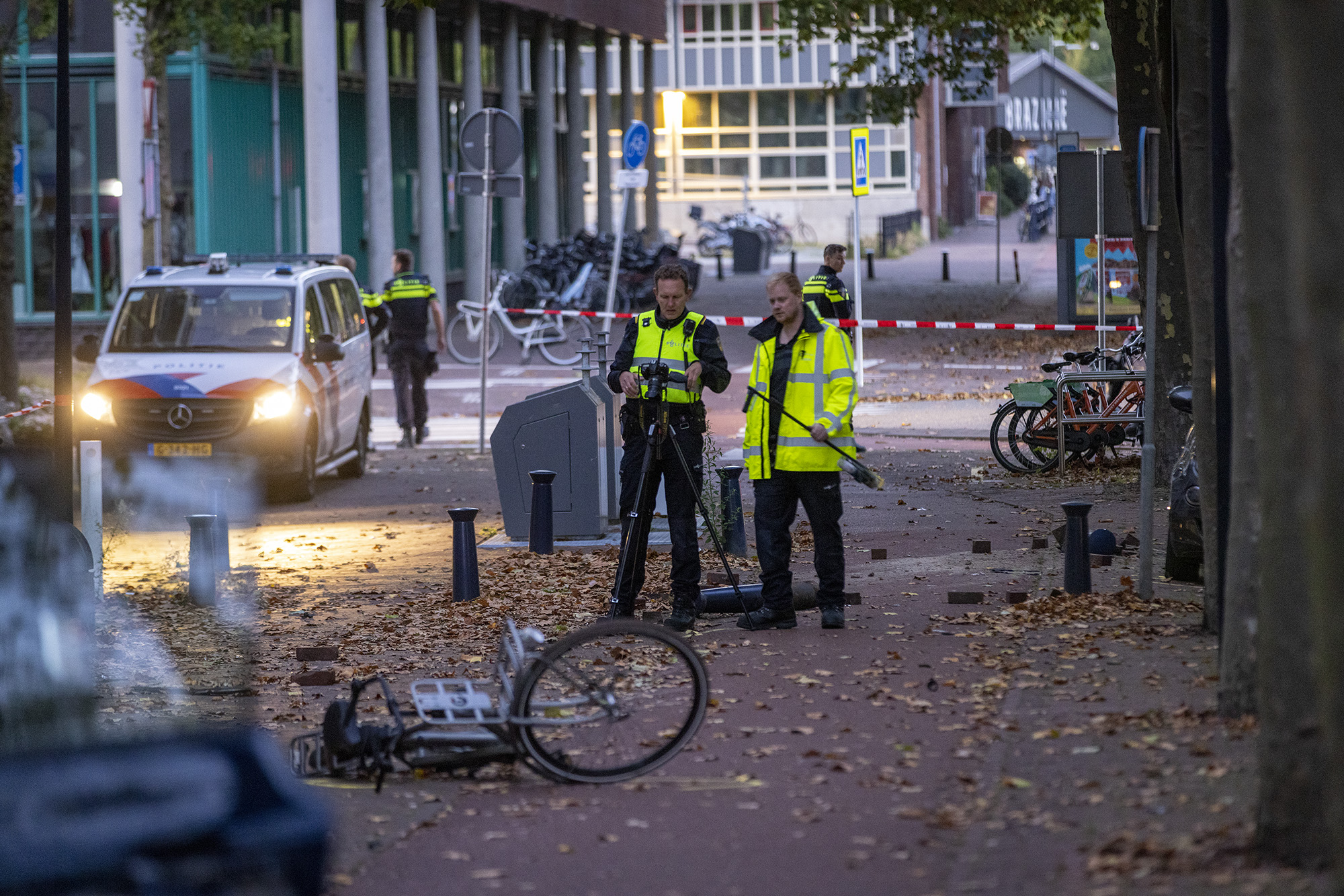 Fietsers geschept op fietspad na ongeval in Amsterdam - 112 Nederland
