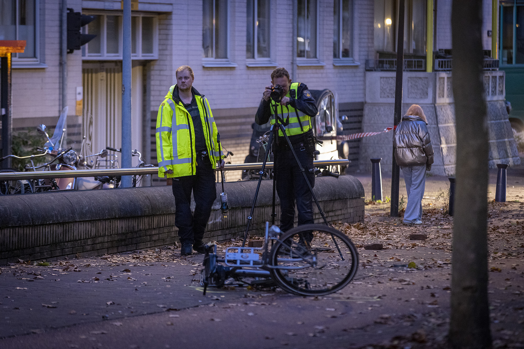Fietsers geschept op fietspad na ongeval in Amsterdam - 112 Nederland