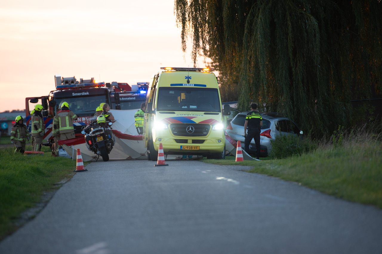 Dode Na Frontale Botsing Tegen Boom