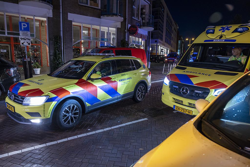 Grote brand na explosie aan de Zuiderkerkhof in Amsterdam - 112 Nederland