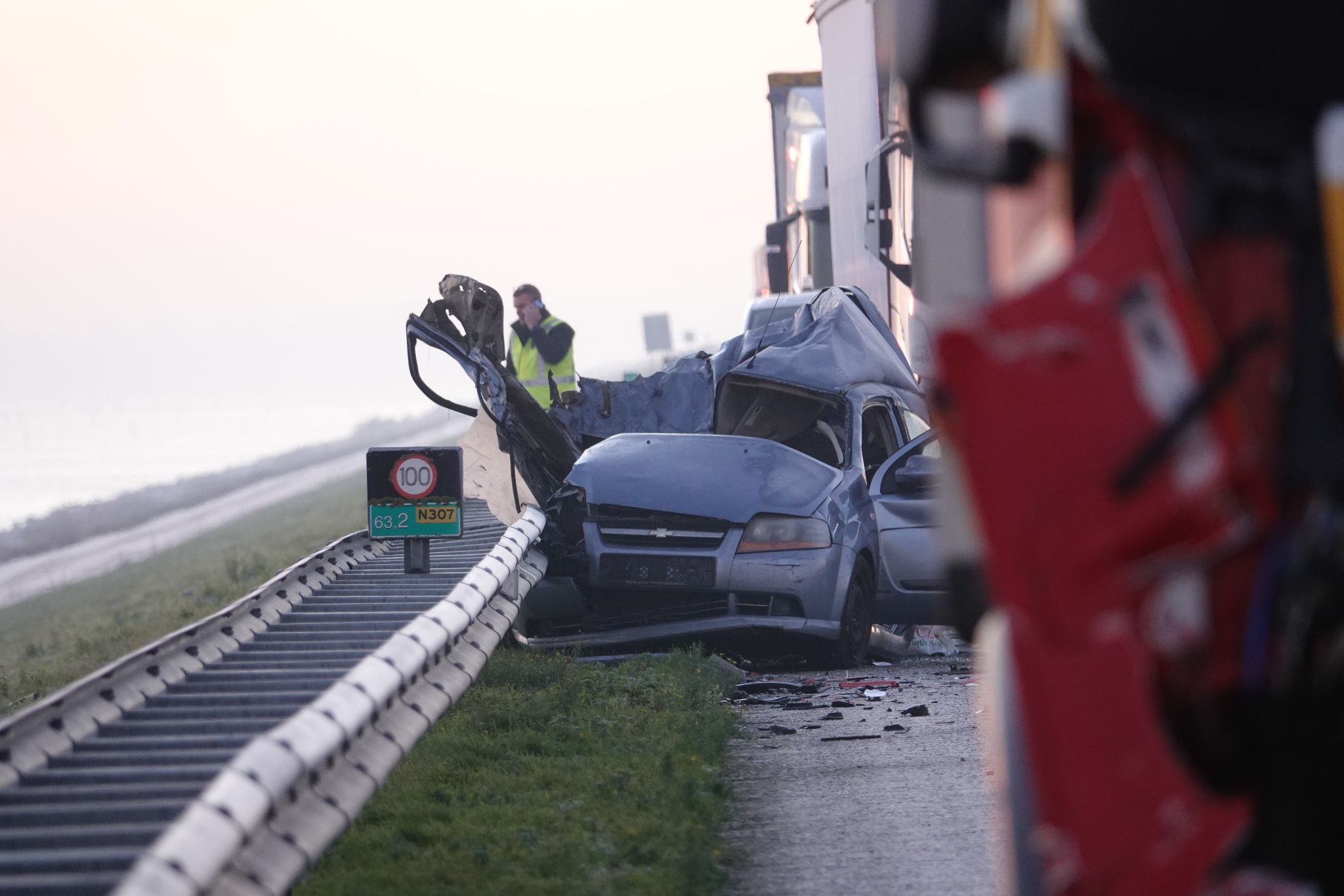 UPDATE: Dode na frontale aanrijding met vrachtwagen is 30-jarige vrouw