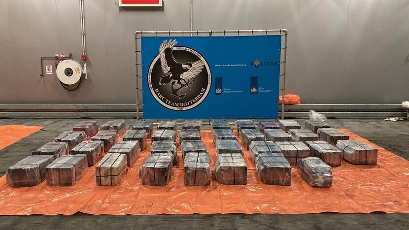 Bijna 1300 kilo cocaïne gevonden in containers