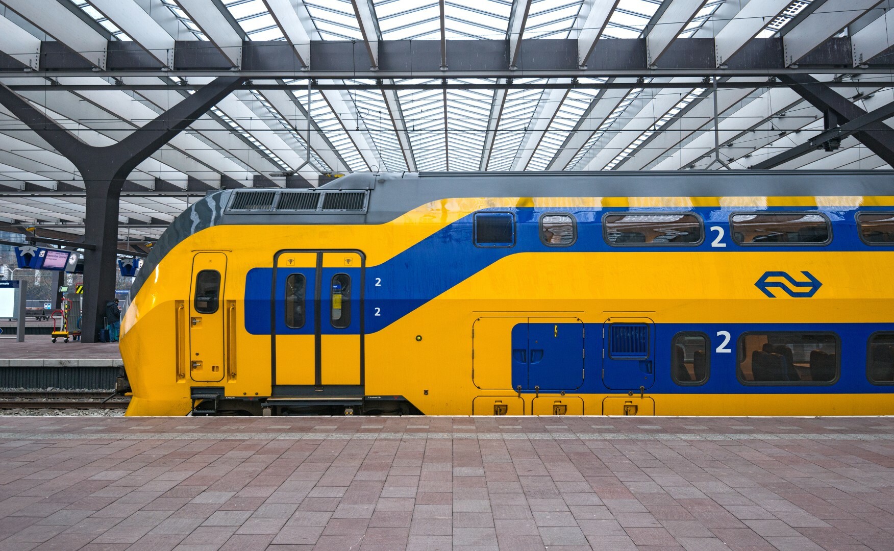 Ontsnapte herten leggen treinverkeer stil