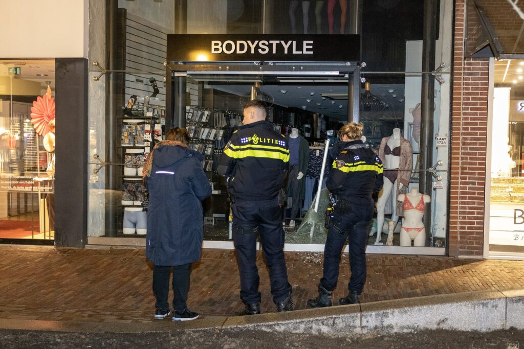 20230314_onderbroeken_01-min - 112 Nederland