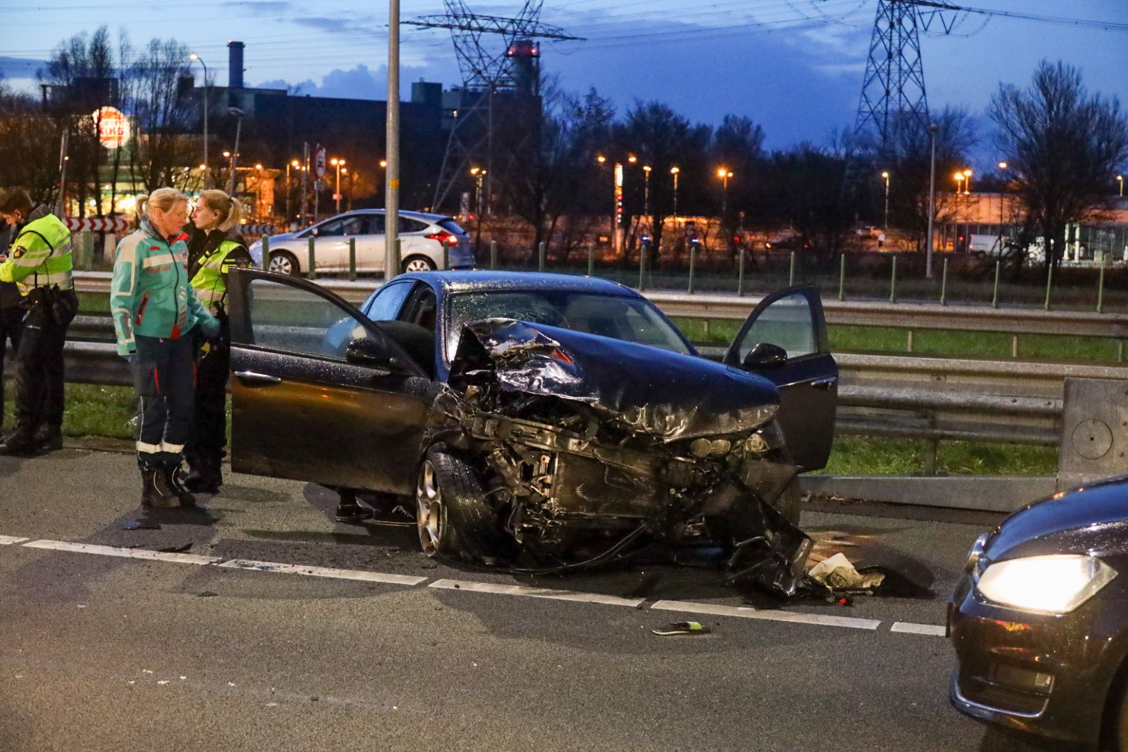 Auto Op De Kop Bij Zwaar Ongeval, Traumaheli Landt Op Snelweg