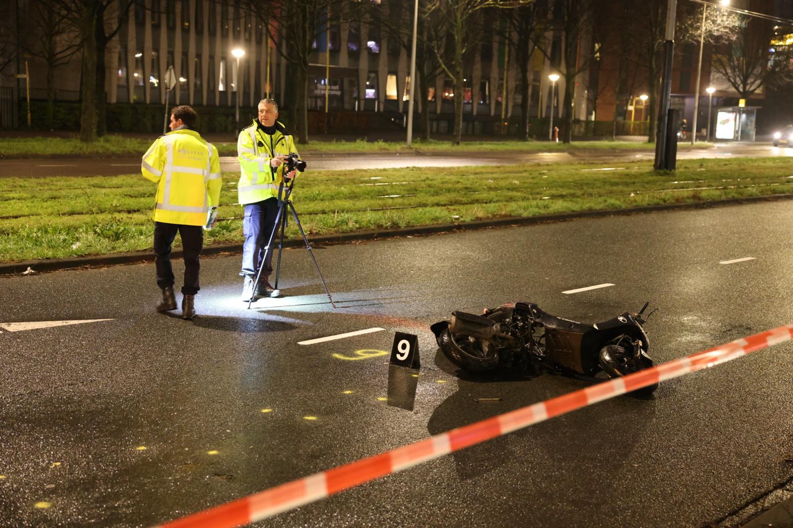 Maaltijdbezorger Zwaargewond Door Aanrijding Met Auto