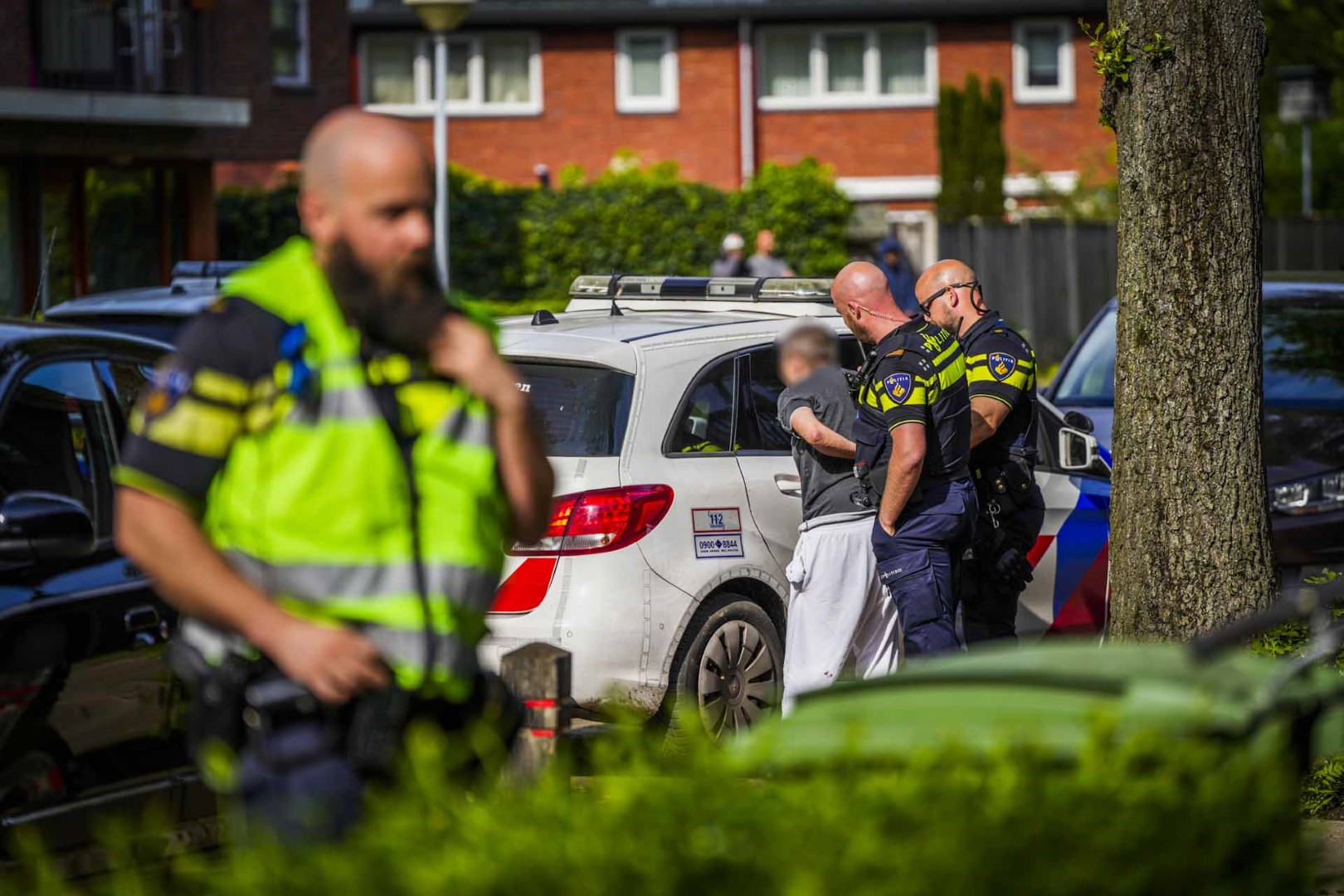 FOTOSERIE: Vrouw Gewond Door Steekpartij, Andere Vrouw Aangehouden Als ...