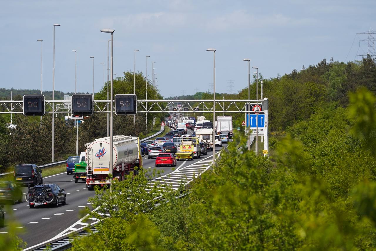Druk op de weg wegens hemelvaartweekend: 1000 kilometer file - 112