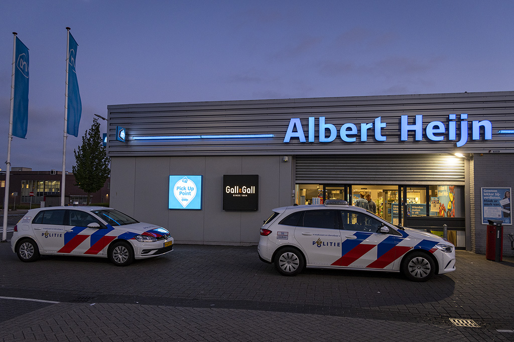 Politie doet onderzoek na overval op Albert Heijn in Amstelveen - 112 Nederland