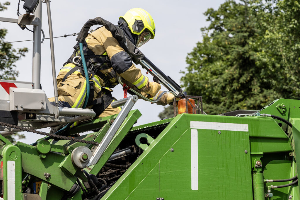 Brand in vuilniswagen aan de Minister van Houtenlaan in Velsen-Zuid - 112 Nederland
