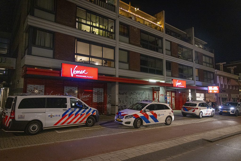 Gewapende overval in Vomar supermarkt Middenweg Amsterdam - 112 Nederland