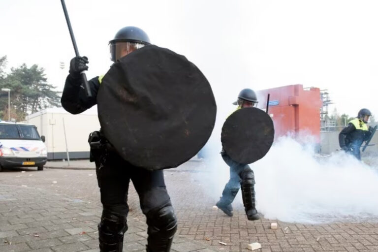 UPDATE: Meerdere aanhoudingen bij protest tegen komst azc