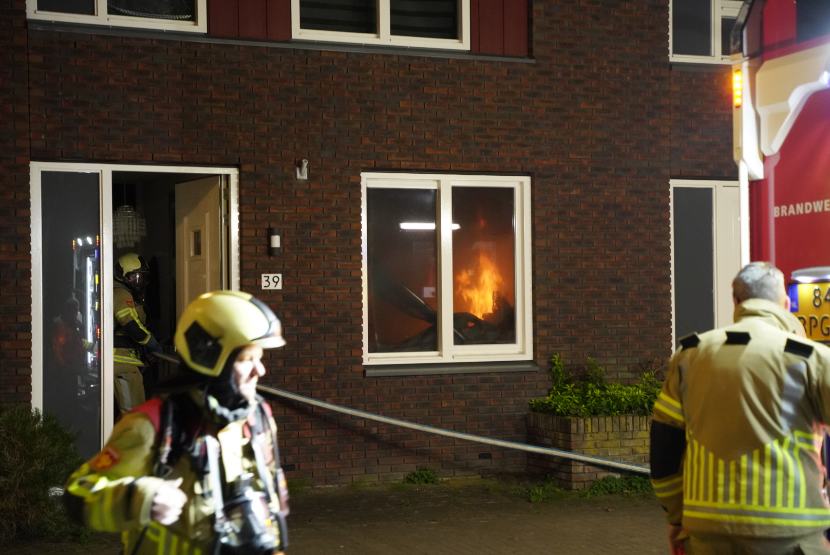 Veel schade door felle woningbrand