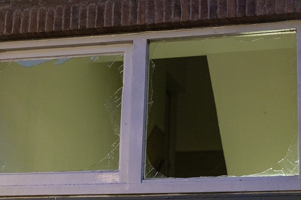 Veel schade bij explosie in portiek Ookmeerweg Amsterdam - 112 Nederland