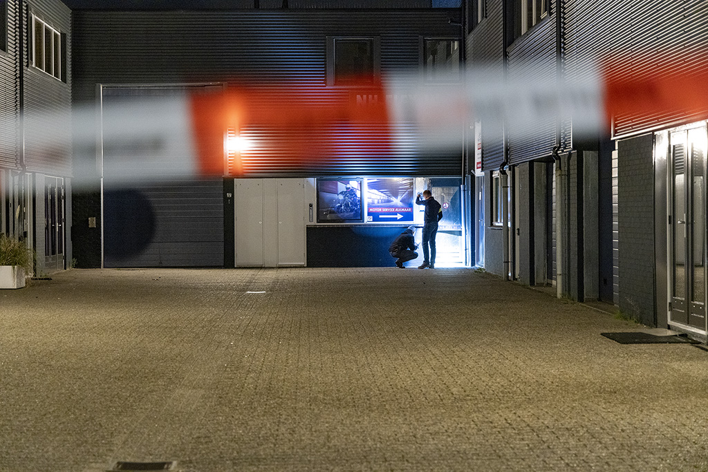 Weer explosie bij bedrijf in Alkmaar, dit keer aan de Zijperstraat - 112 Nederland
