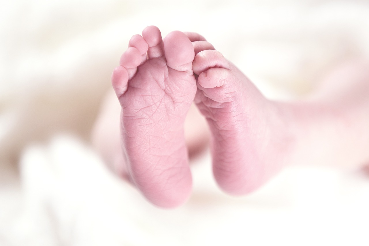 Baby kleding voor elke dag – praktische tips voor een overzichtelijke babygarderobe