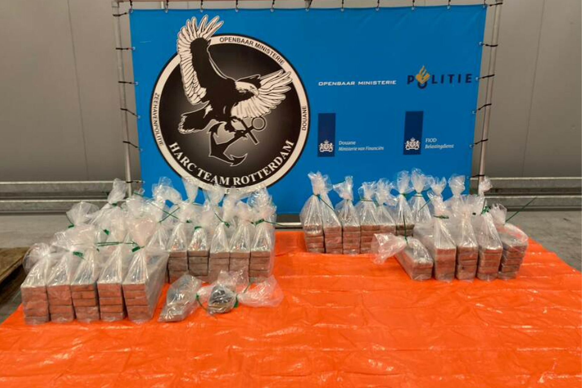 Cocaïne met straatwaarde van circa 30 miljoen euro onderschept in de haven