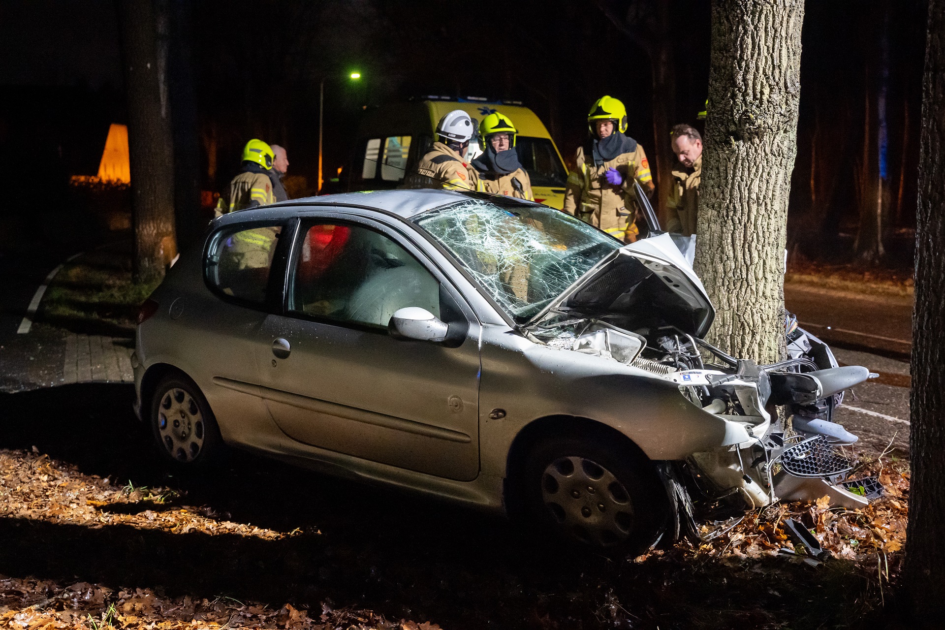 Vrouw (24) Gewond Bij Ongeval Tegen Boom - 112 Nederland