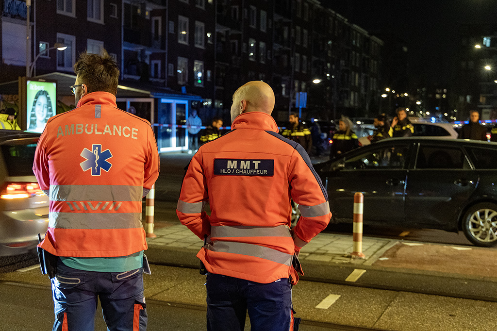 Voetganger ernstig gewond bij aanrijding bij zebrapad Amsterdam - 112 Nederland