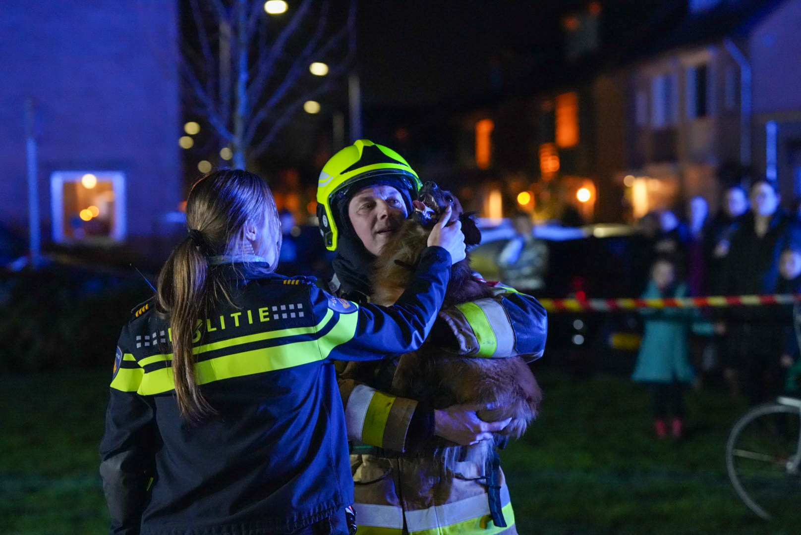 Brandweer Redt Hond Bij Uitslaande Woningbrand