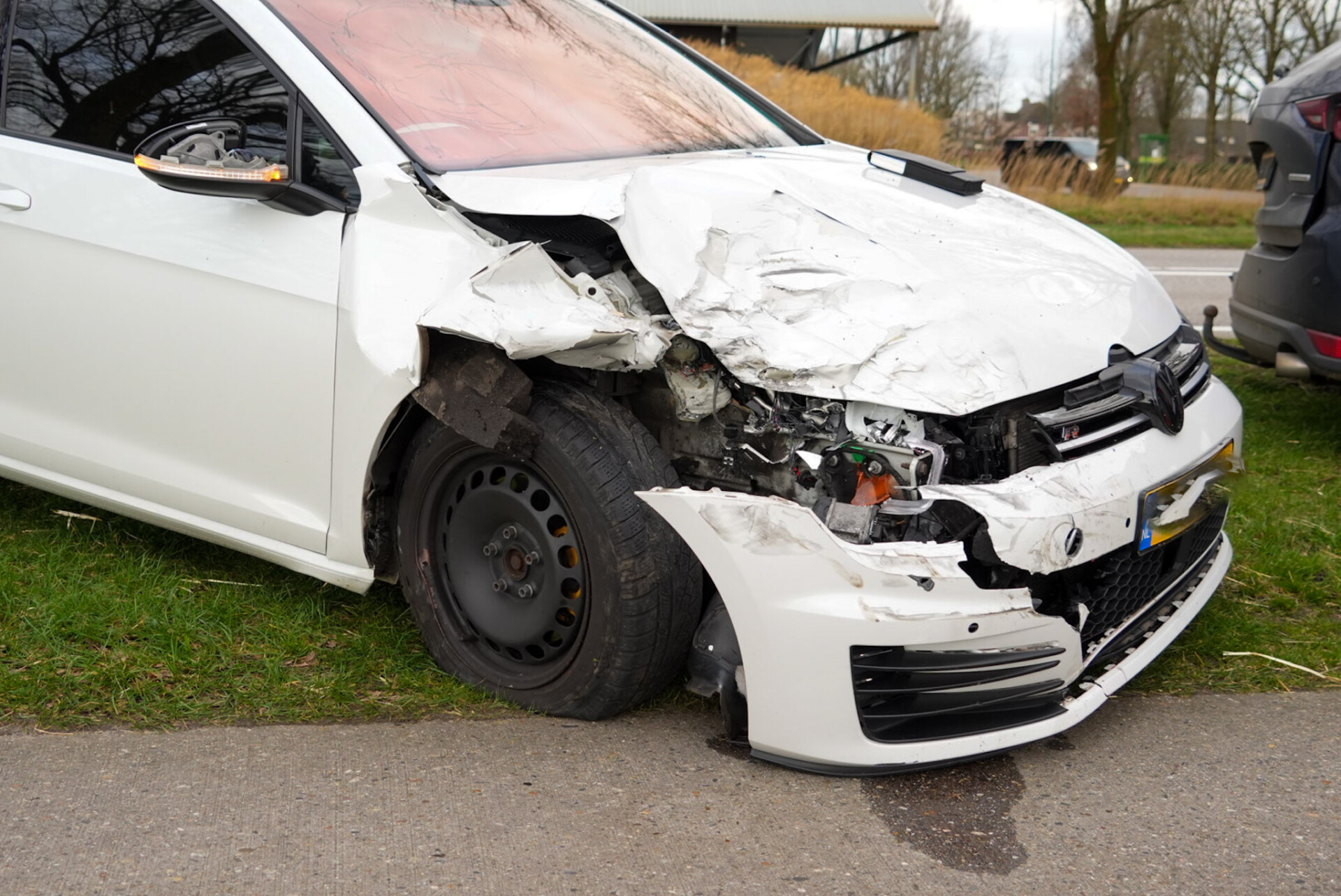 Twee auto’s zwaar beschadigd door kop-staart botsing
