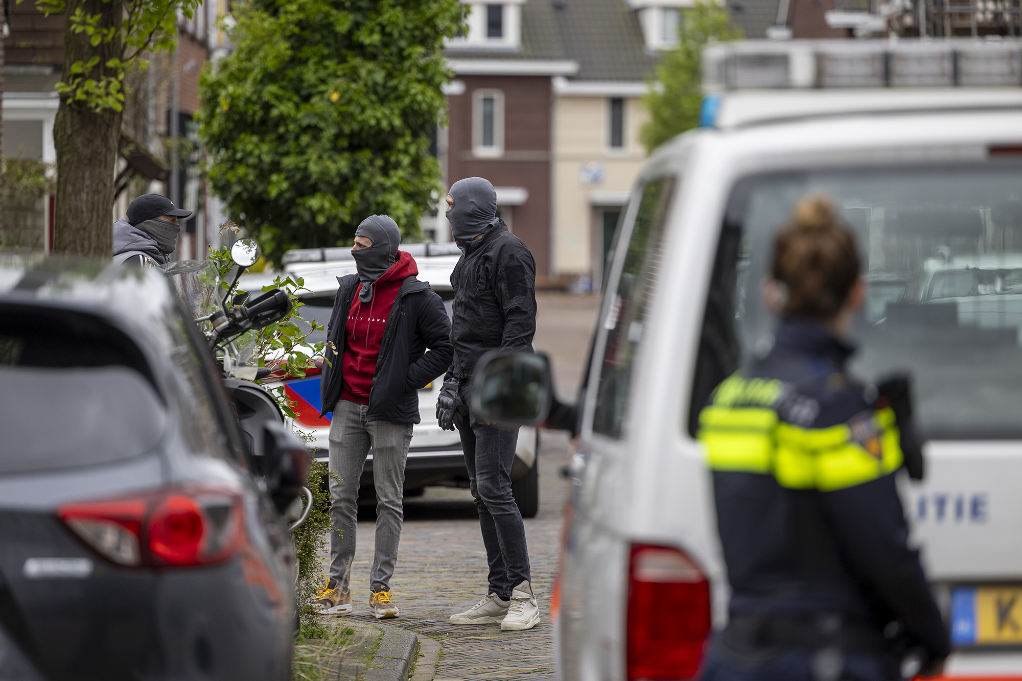 Verwarde man na paar uur veilig uit raam naar beneden geklommen - 112 Nederland