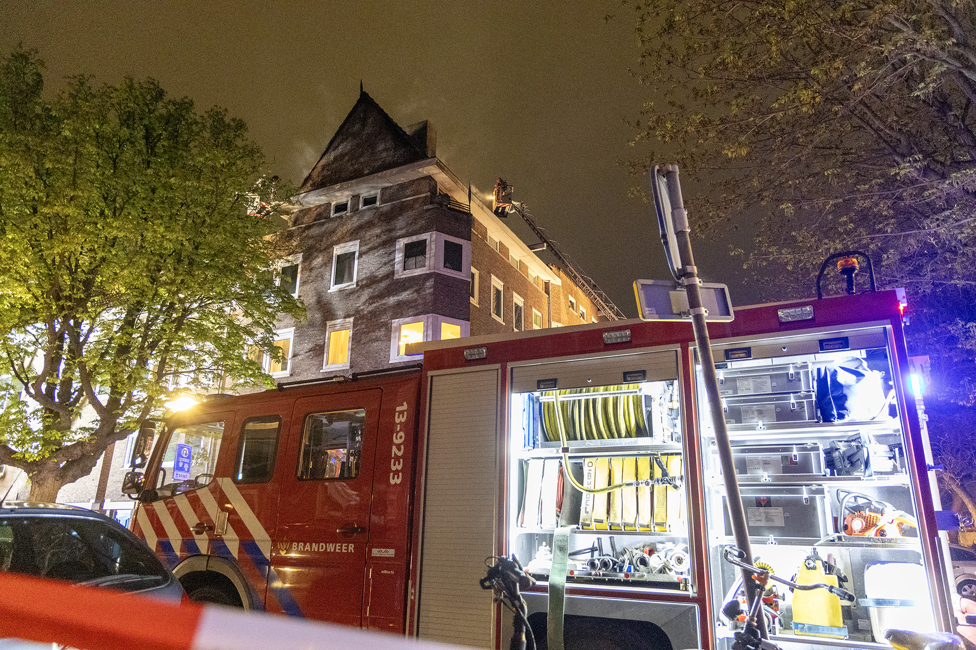 Grote brand in woning Amsterdam, een bewoner naar ziekenhuis - 112 Nederland