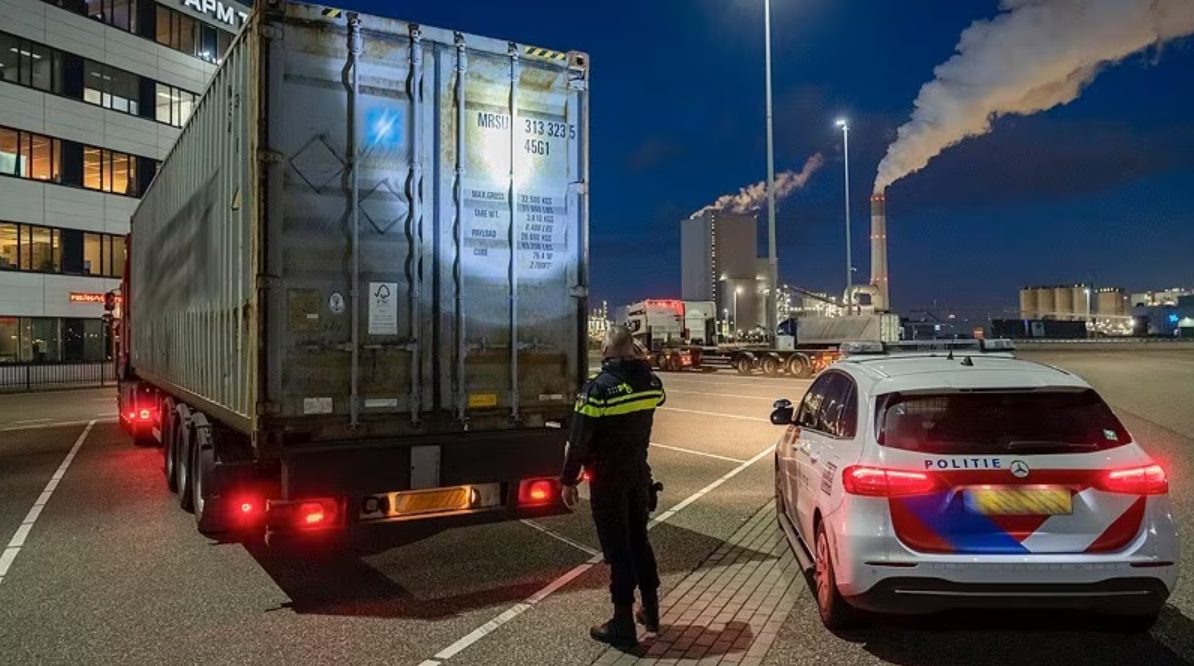 Tientallen kilo’s hash onderschept in haven Vlissingen