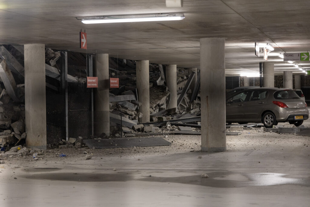 Deel parkeergarage bij ziekenhuis Nieuwegein ingestort - 112 Nederland