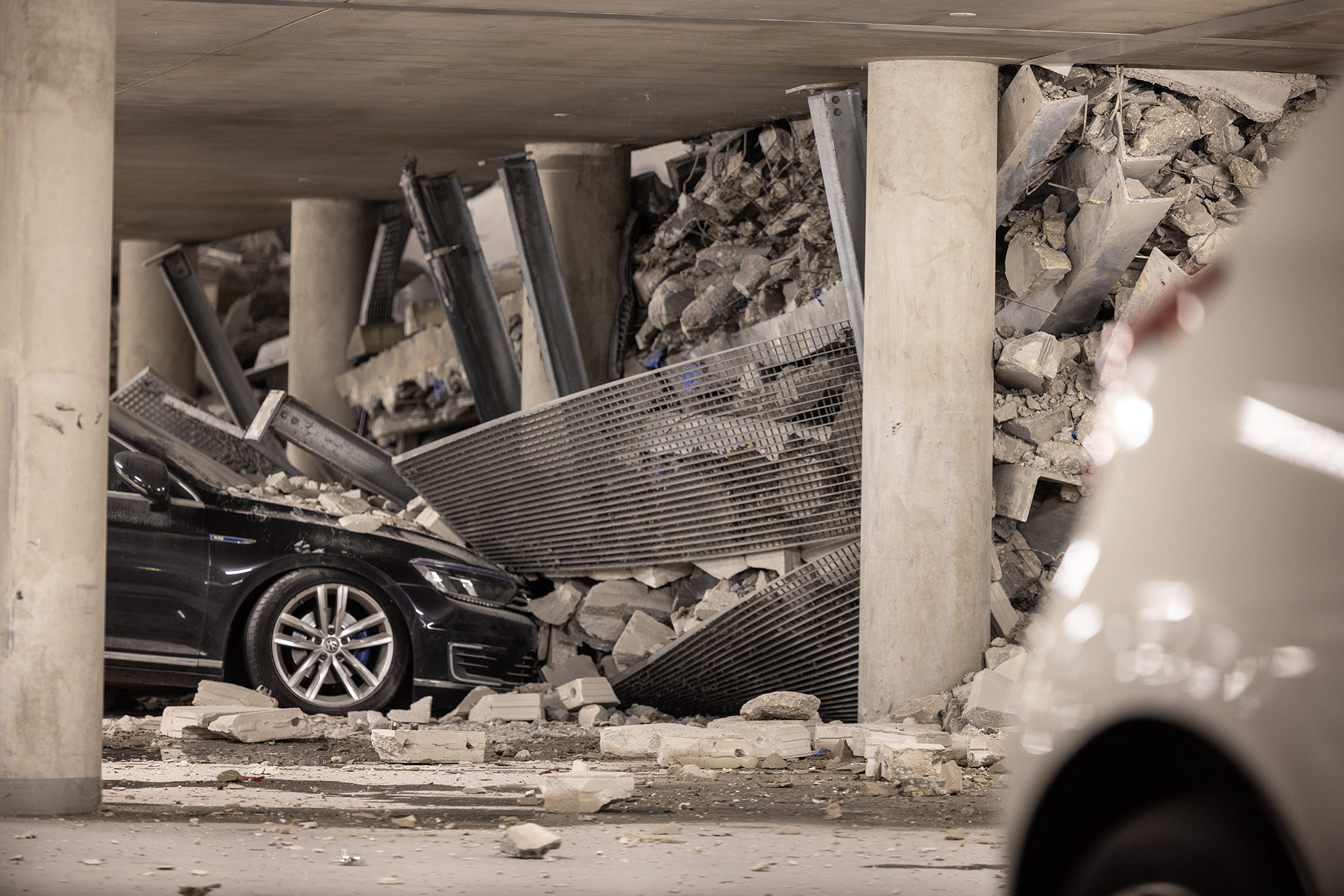 Geen slachtoffers gevonden na instorten deel parkeergarage bij ziekenhuis in Nieuwegein