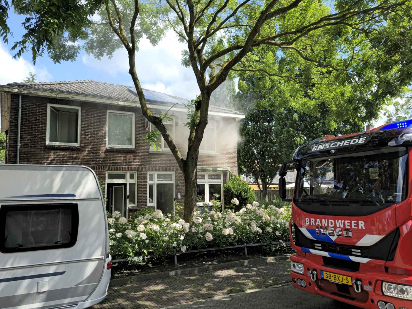 Meterkast veroorzaakt brand in woning, hond gered