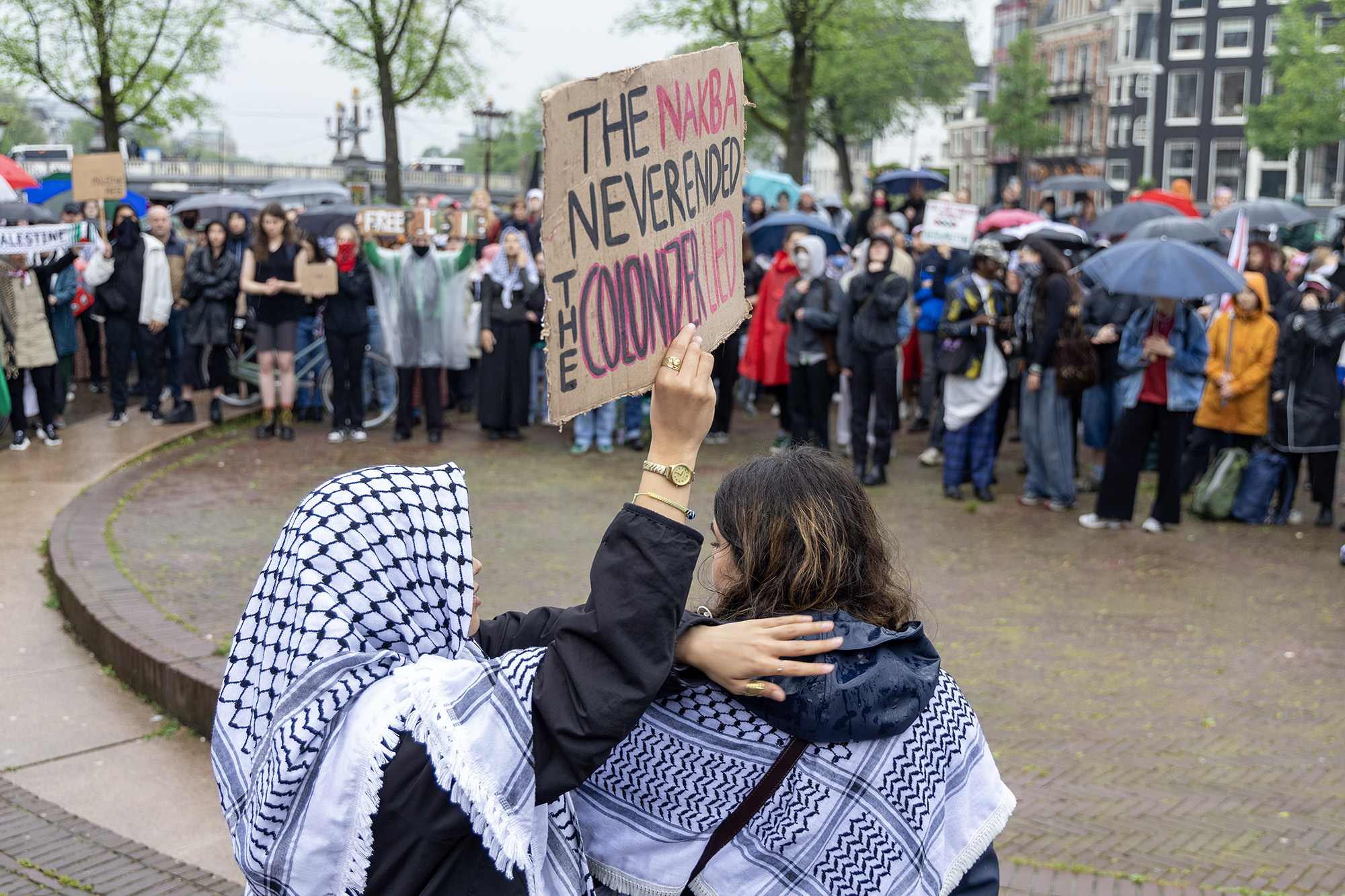 Free Gaza now! Protestmars naar booking.com - 112 Nederland