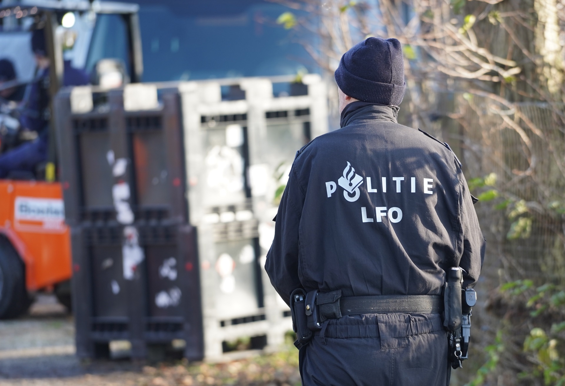 Politie doet inval in drugslab, 52-jarige verdachte aangehouden