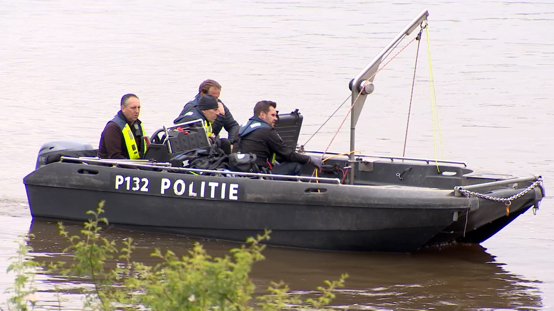 Zoektocht bij Venlo naar vermiste Duitsers in de Maas gaat verder