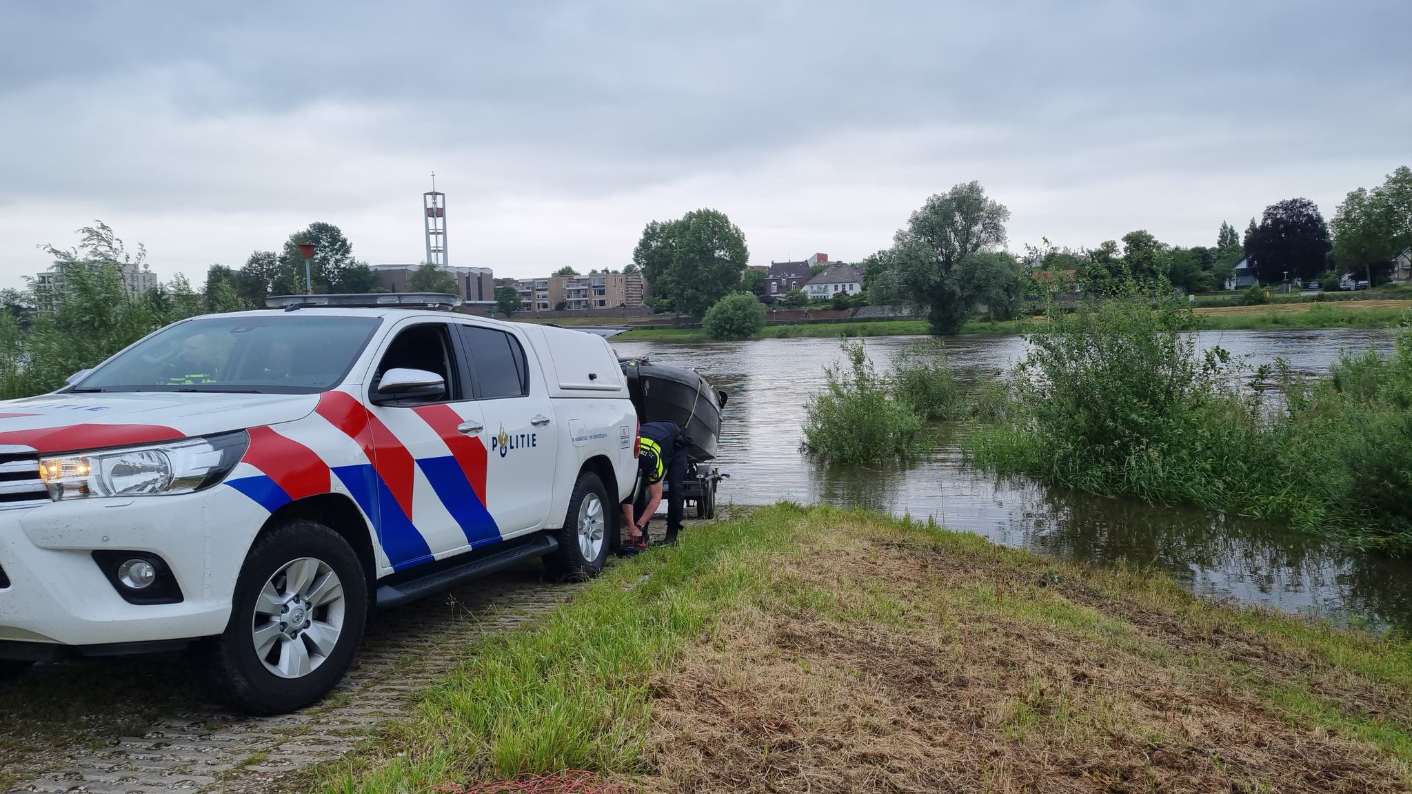 Stoffelijk overschot in Maas gevonden, onduidelijk of het om vermiste Duitser gaat