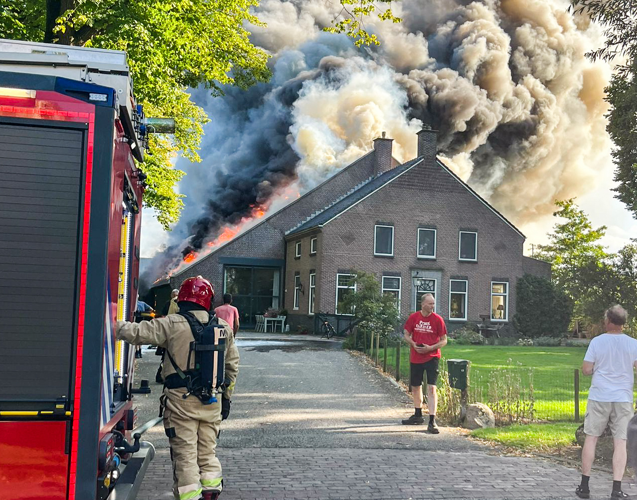 Grote brand bij boerderij