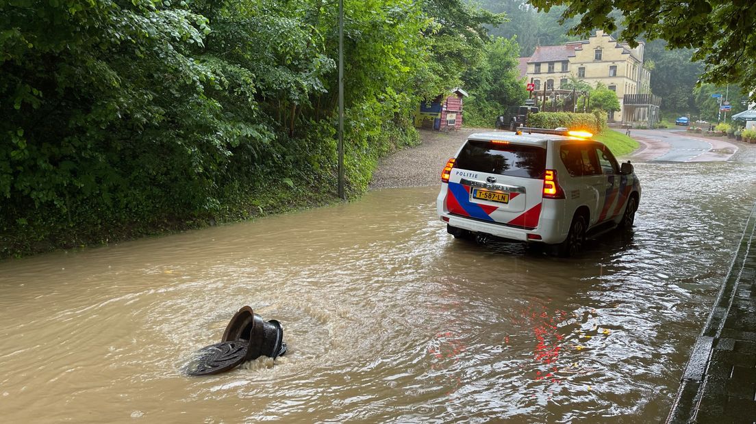 VIDEO: Overlast door zware regen op verschillende plekken in Limburg