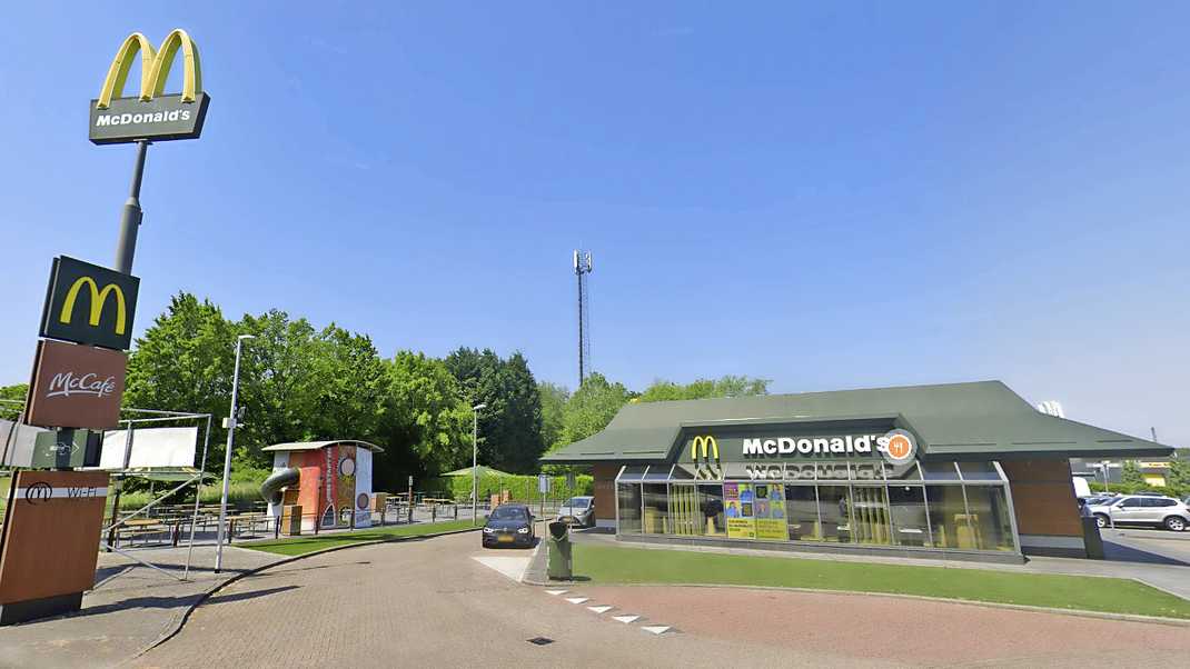 Zwaar vuurwerk in McDonald’s gegooid, 19-jarige aangehouden