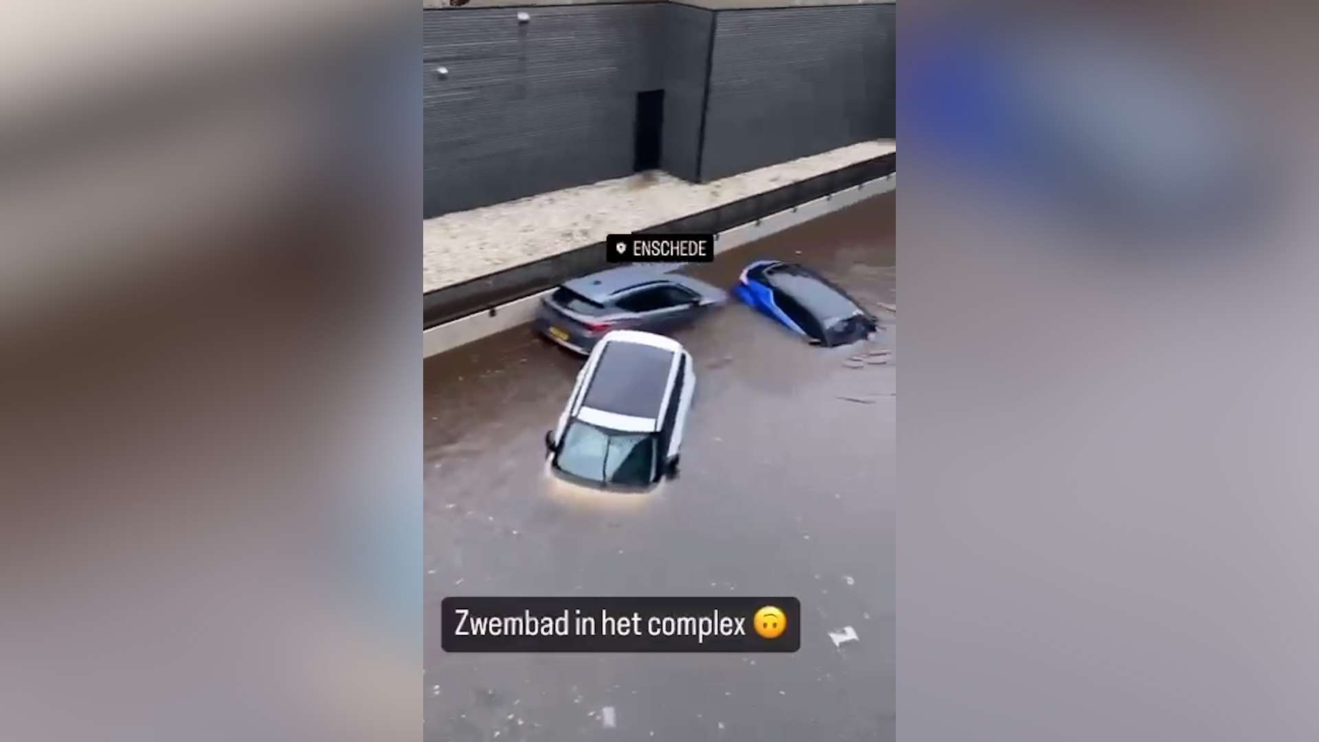 VIDEO: Auto’s onderwater na regenval in Twente