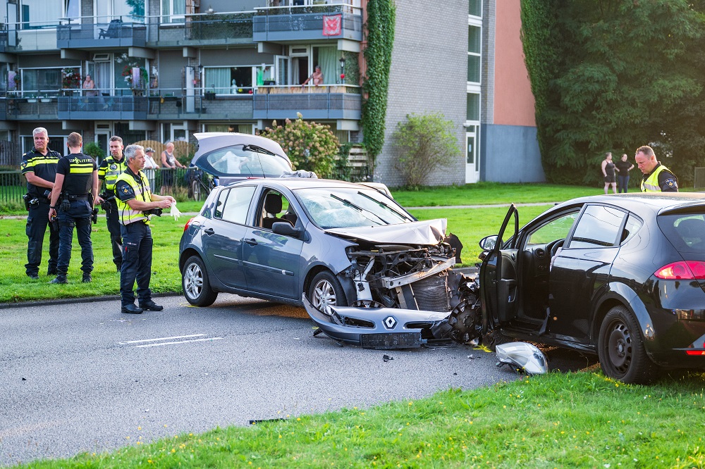 Foto-update: Zware crash met meerdere gewonden, traumahelikopter ingezet