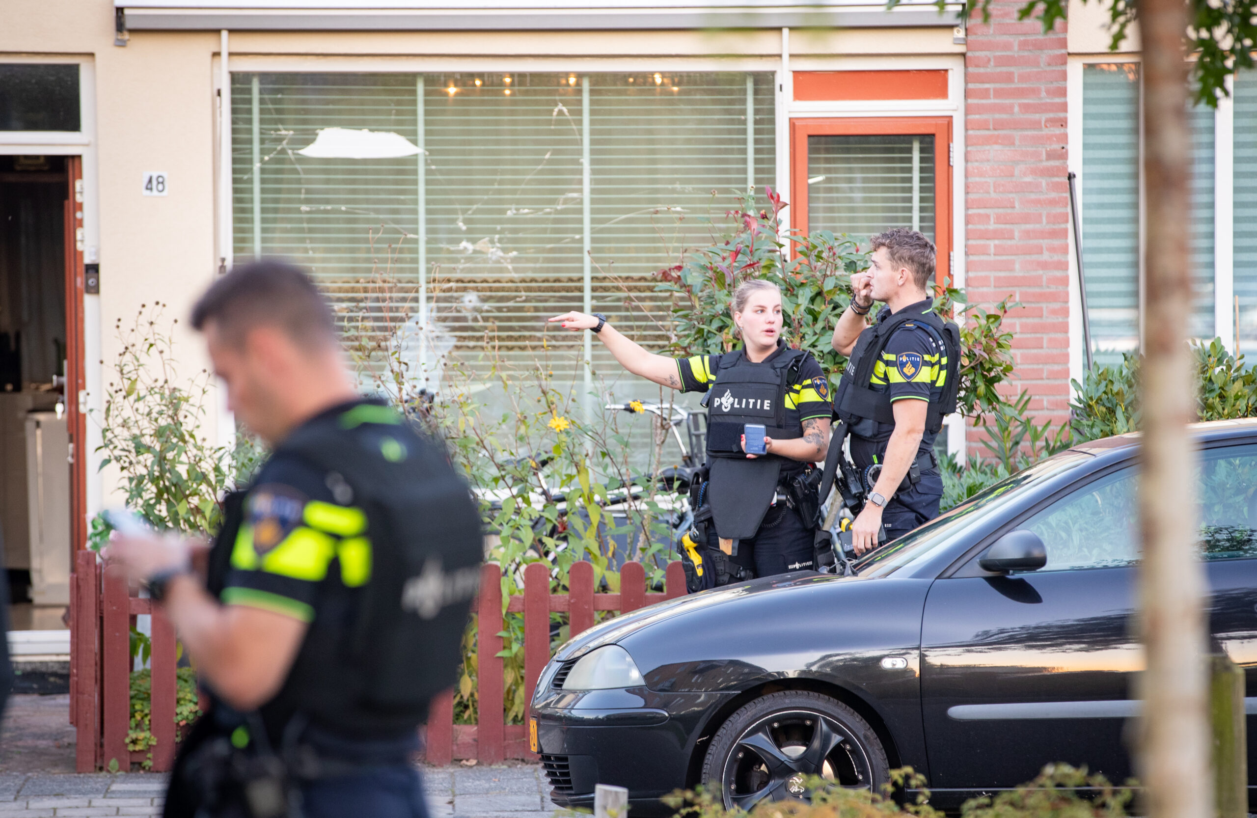 Woning onder vuur genomen: speciaal politieteam onderschept verdachten op snelweg